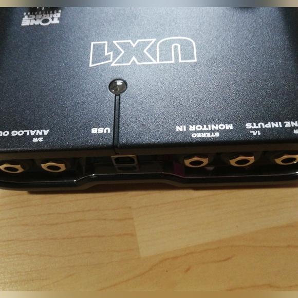 Line 6 UX1 Audio Interface/Pod for PC/Mac - Picture 4 of 6